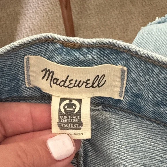 Madewell 100 % Cotton Shorts Relaxed Mid- Length Denim Shorts Size 26 - Picture 2 of 6